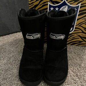 Black Seattle Seahawks Winter Bow Boots